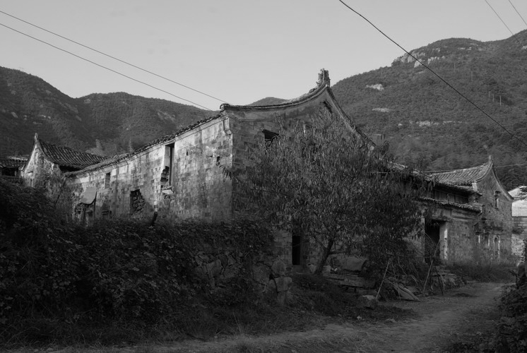 张朝聚先生早期居住生活的位于河南鲁山县的故居 张朝聚先生早期居住生活的位于河南鲁山县的故居